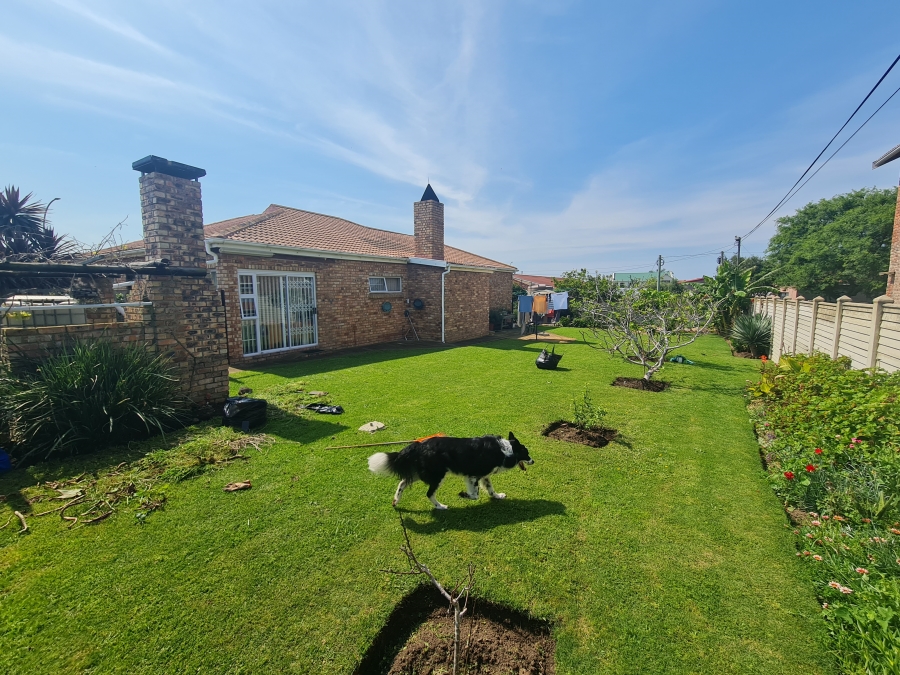 3 Bedroom Property for Sale in Jeffreys Bay Central Eastern Cape